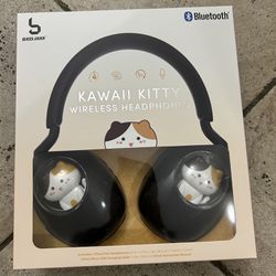 NWT Kawaii Kitty Bluetooth wireless headphones