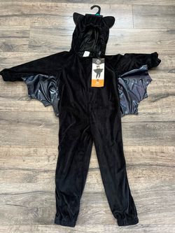 NWT bat Halloween costume size 4-5t