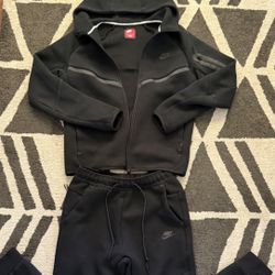 Black Nike Tech Fleece Tracksuit  Jacket And Pants
