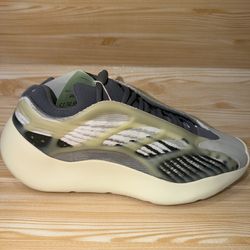 Yeezy 700 V3 “ Fade Salt “