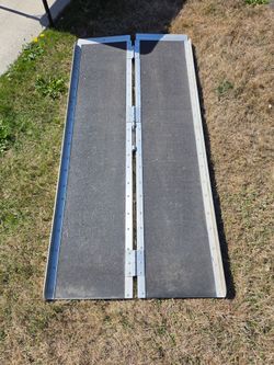 Folding Aluminum Wheelchair Ramp