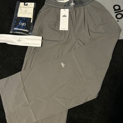 Women's Alo grey yoga pants