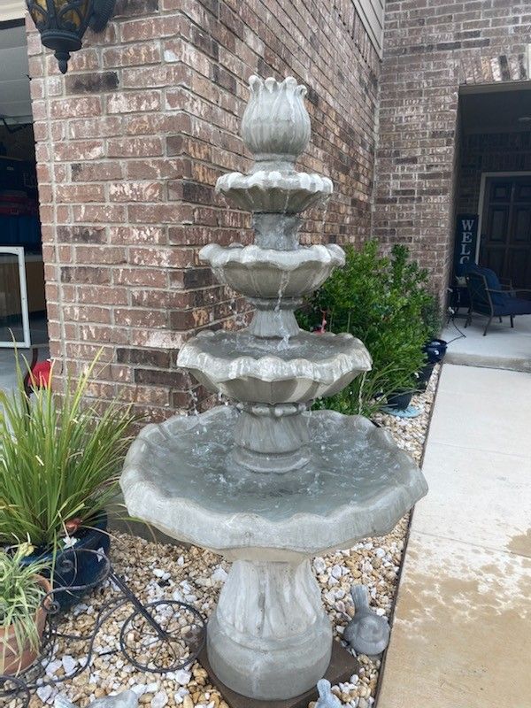 Tulip Water Fountain