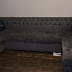 Large Gray Tufted Sectional Sofa 