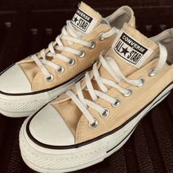 Converse All Stars Yellow Shoes Ladies Woman’s Size 5