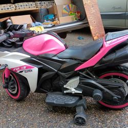 Super R3 Kids Ride Along Electric Battery Operated 