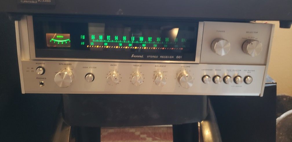Very nice early 70s Sansui 661 stereo receiver $400