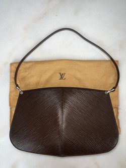 Louis Vuitton Epi Leather Demi-Lune Pochette Handbag