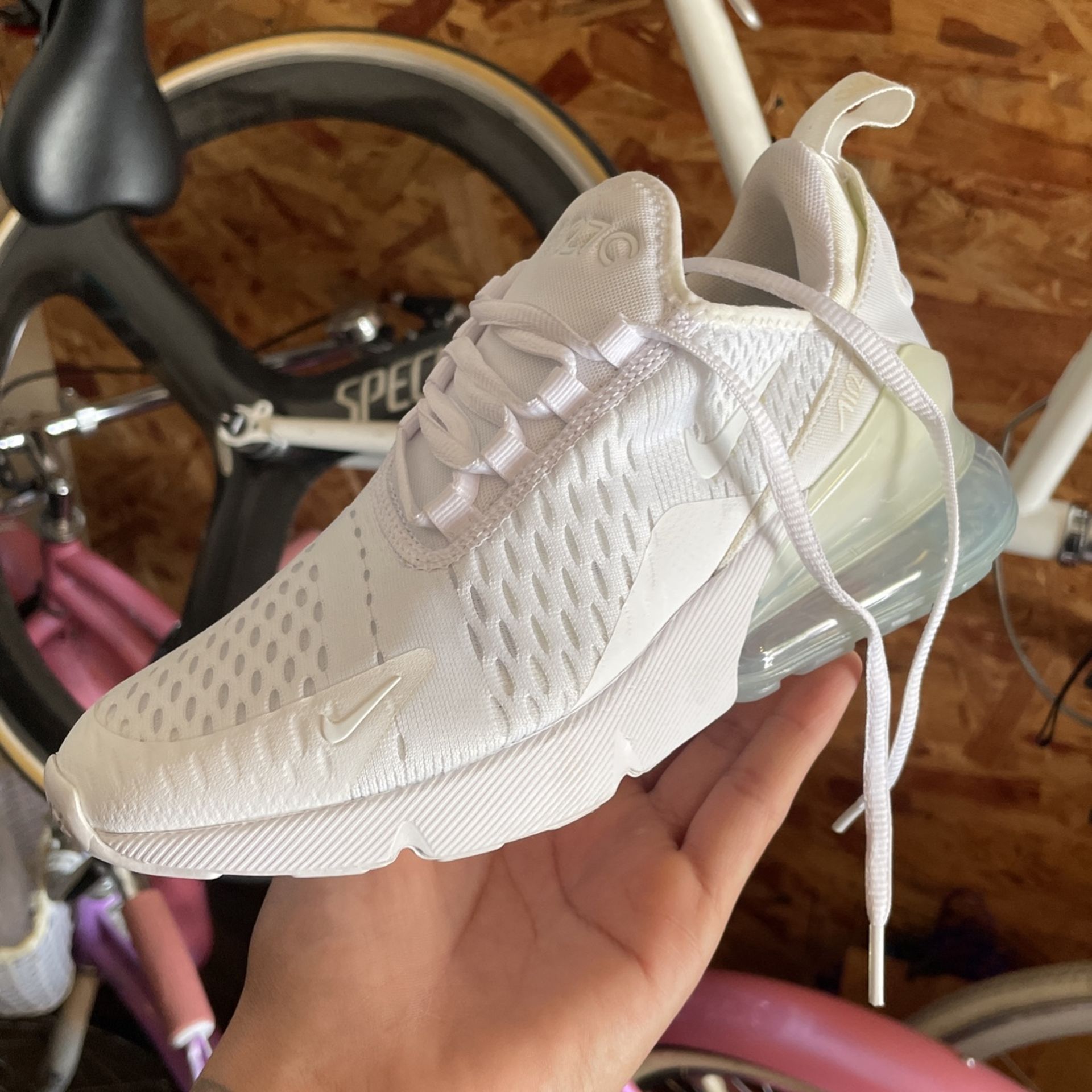 Nike 270