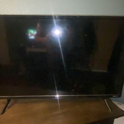 32’ TCL Roku TV W/ Remote 