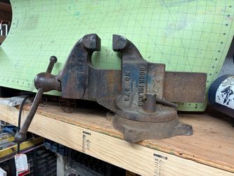 Rock Island No. 374 bench vise