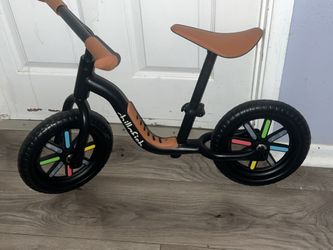 10" Chillafish Buzzi Balance Bike for Kids