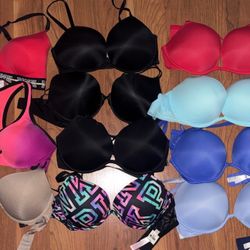 13 Size 34 DD Victoria’s Secret & Lululemon Bras 