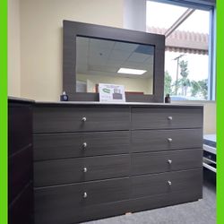 8 drawers dresser/ Eight drawers dresser