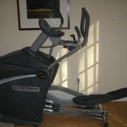 Very Nice Q45 Octane Fitness Elliptical Works Great Delivery Available 