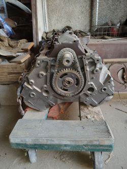 350 Chevy engine (new)