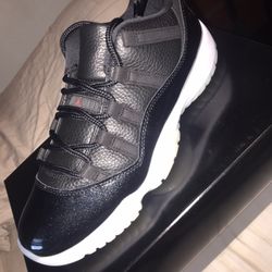 Jordan 11 Low Size 10.5 