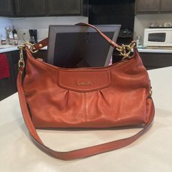 Nice Coach Tan Purse 