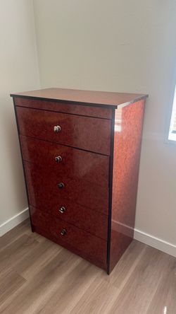 Vintage Postmodern Red Burlwood 5-Drawer Tallboy chest / Dresser Dimensions: H 44.5 inches.  W 30.5 inches   D 16 inches