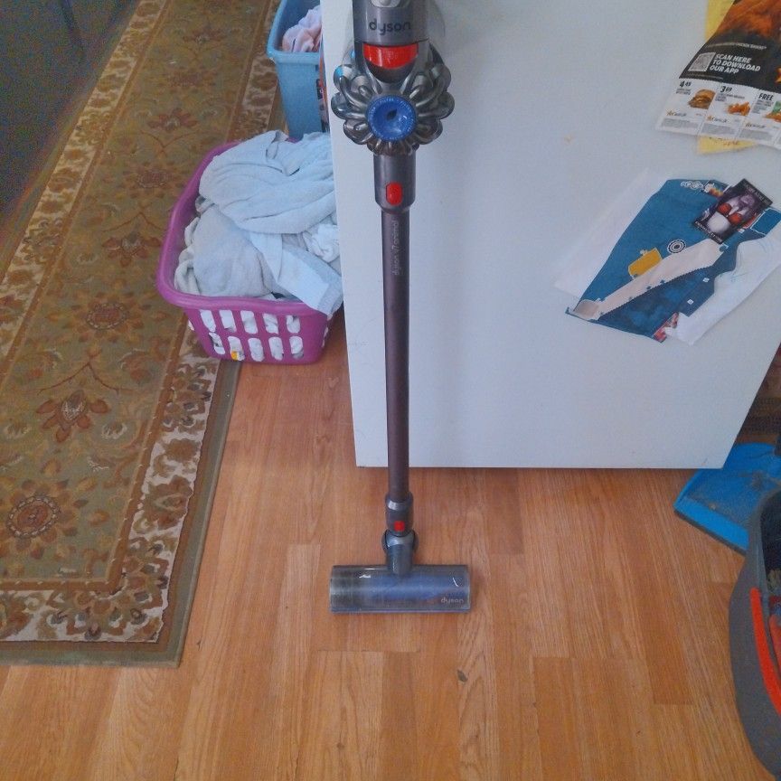 Dyson V7 Animal Vacume