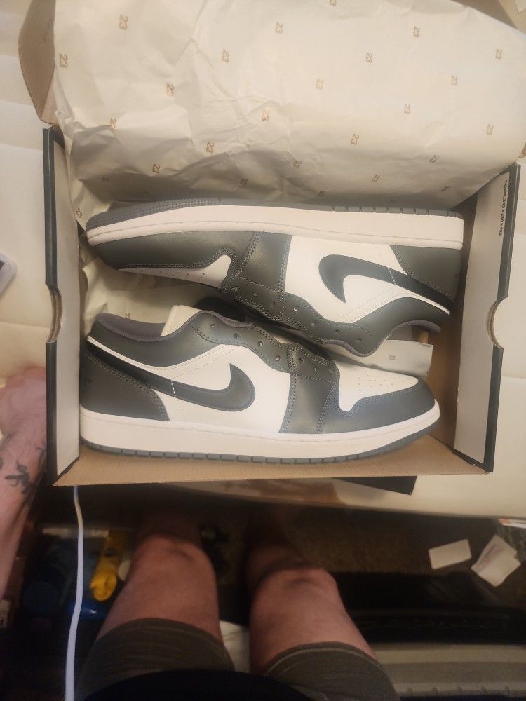 Nike Air Jordan 1 Low 553558-152 White/Black/ Iron Grey SZ 14