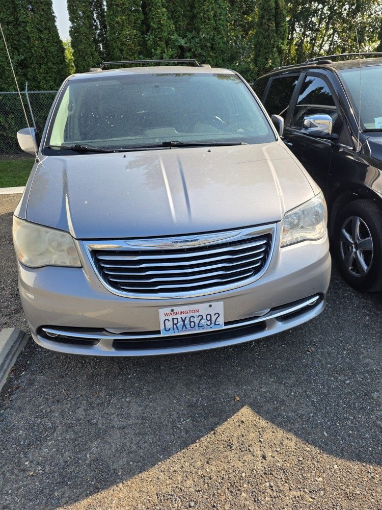 2013 Chrysler Town & Country