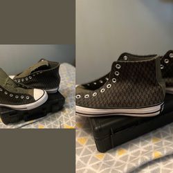 Olive green Converse sneakers (Size 8)