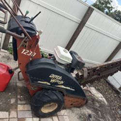 1230 Ditch Witch 340cc Honda 