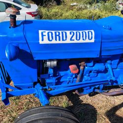 Ford  2000 Tractor 