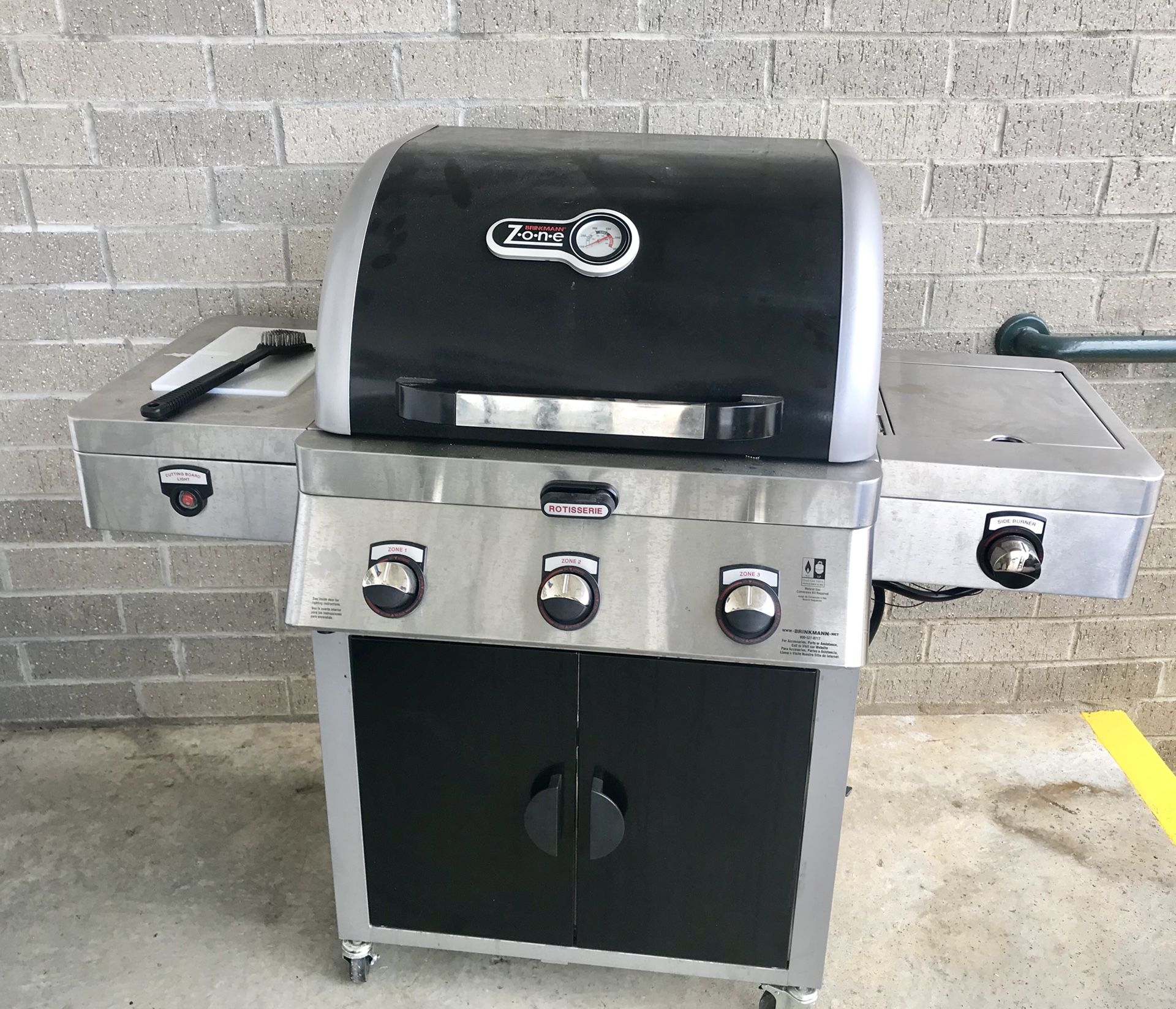 Brinkmann Zone 5-in-1 Cooking System Dual Fuel Gas Grill