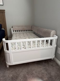 Toddler bed