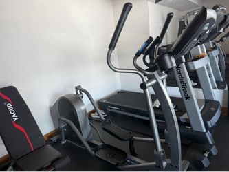 Life Fitness Elliptical Machine