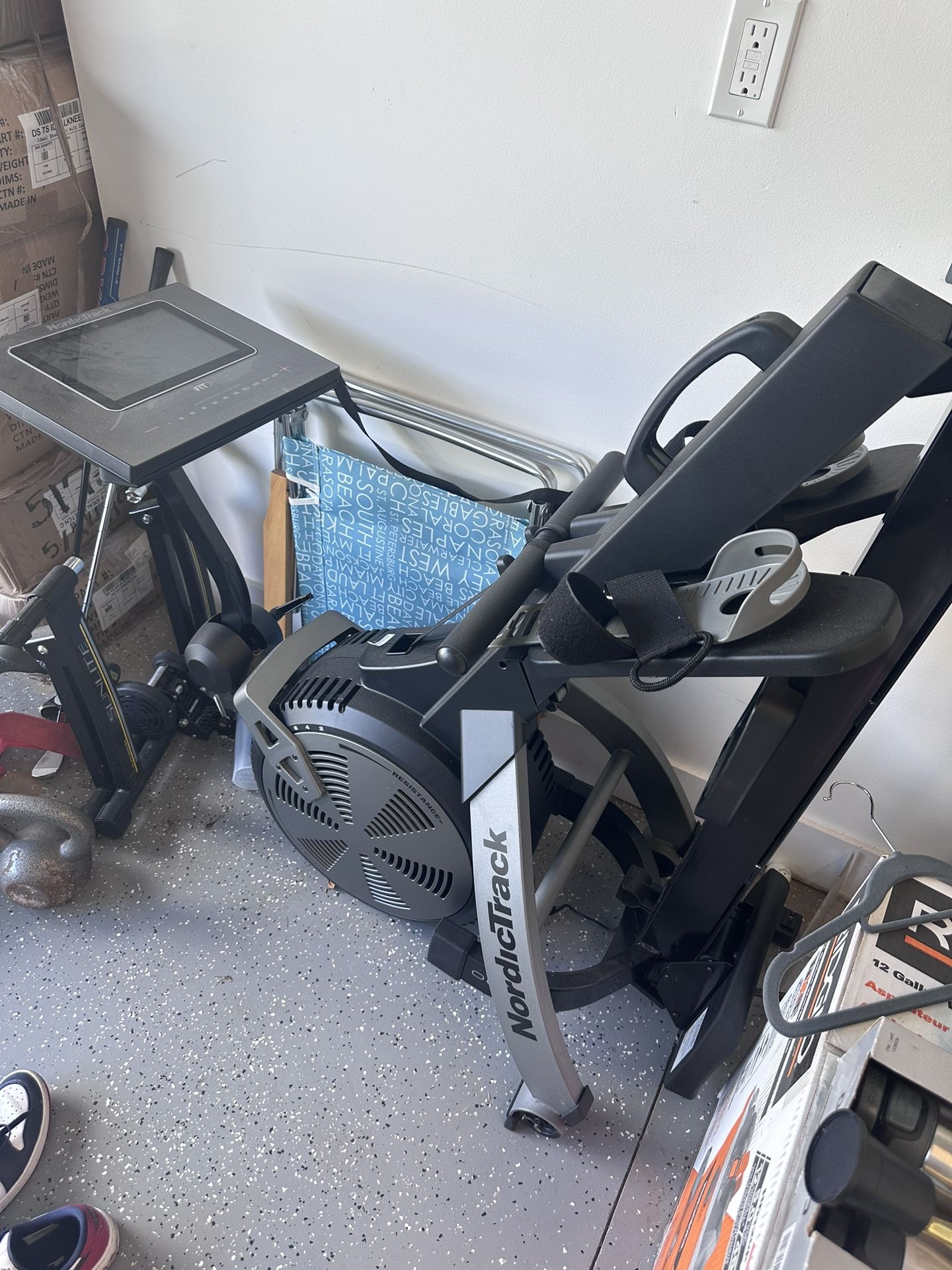 Nordic track Rowing Machine With Screen