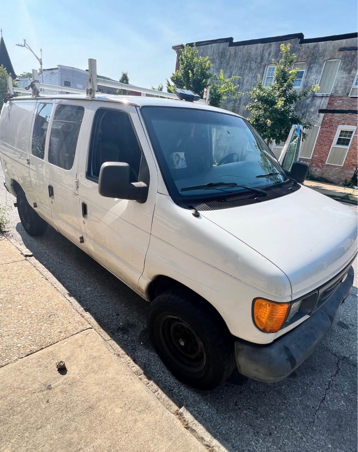 2005 Ford E-250