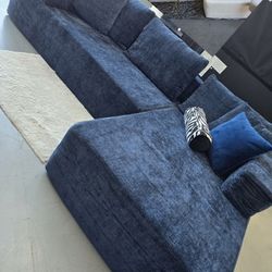 ✨️ Sectional Sofa ✨️ Furniture Sectionals, Queen Bedrooms Avail 