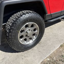 Toyota fj rims and tires 285 75 17