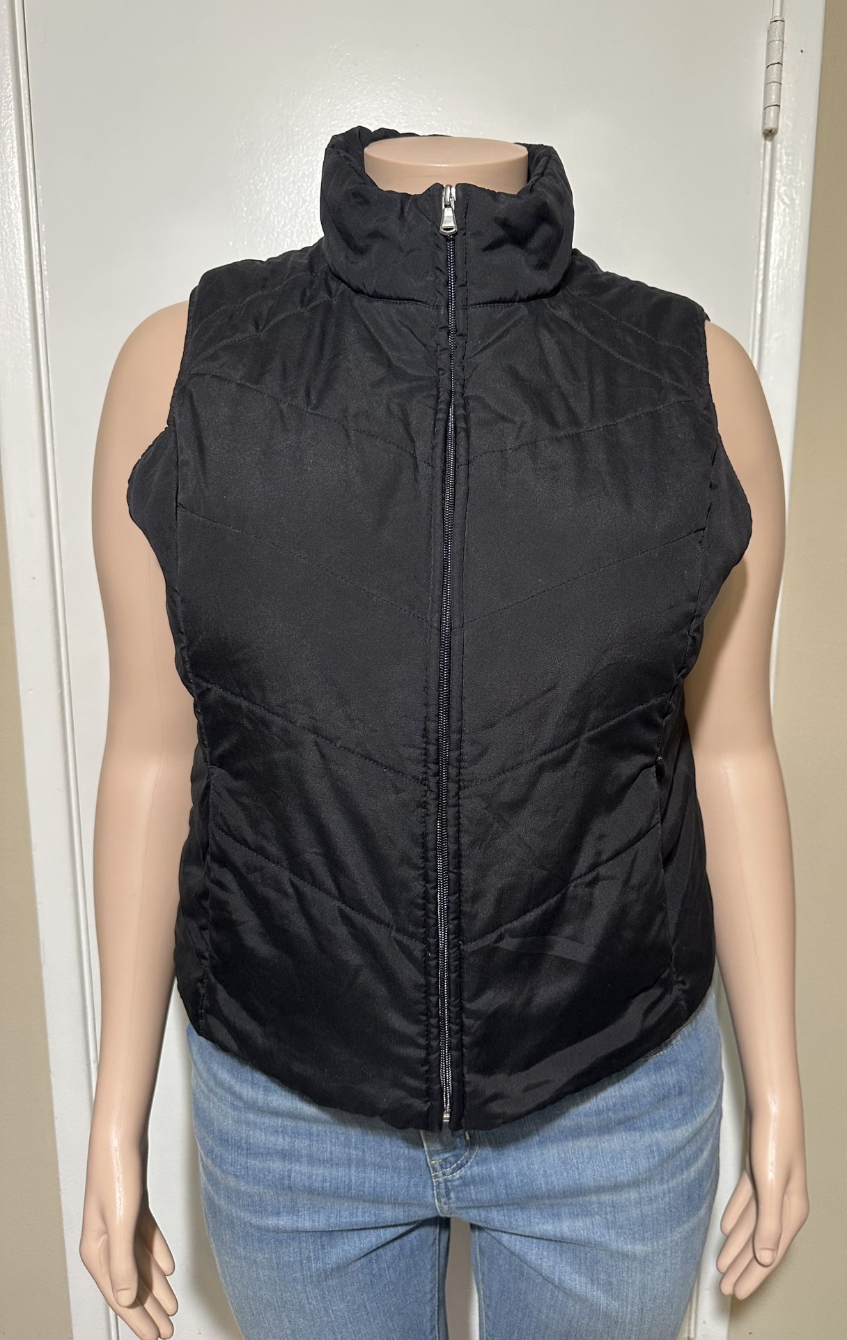 Women’s Black Puffer Vest Size XL