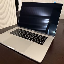 MacBook Pro 2018 15”