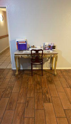 Area table very good condition