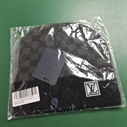 2 Lv beanies 