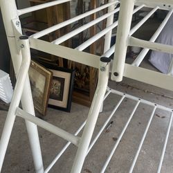 Litera size twin y full abajo  con los colchones