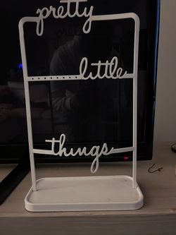 Dainty jewelry holder - MUST GO!!!