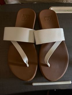 Reef Women’s White and Tan Sandals Sz 9