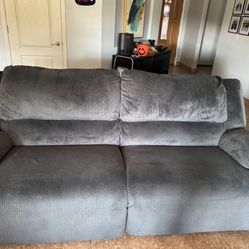 Gray Reclining Couch - Ashley Furniture 