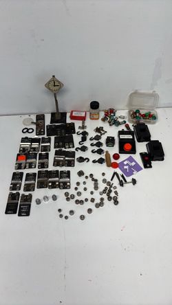 Lionel Pre $ Post War Accessories, Bulbs,Parts