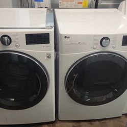 Set LG Washer And Gas Dryer 
