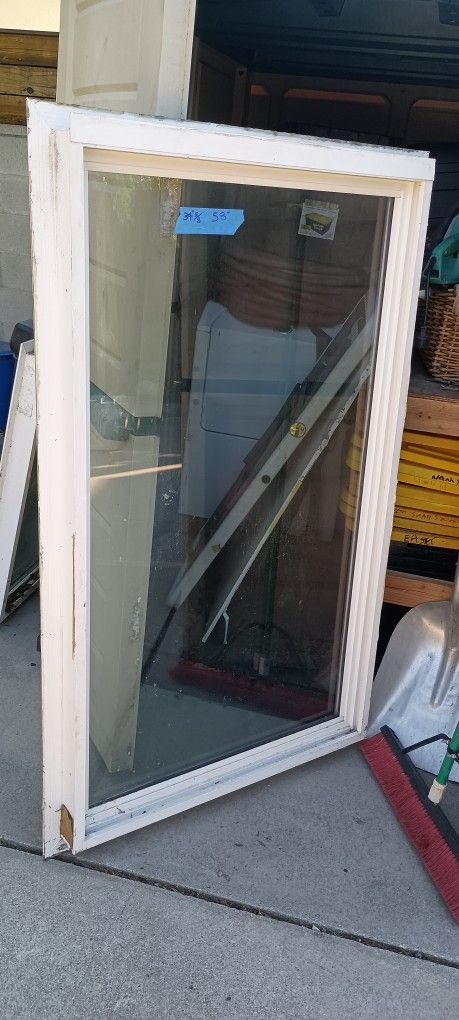 Fixed Window Doesn't Open Size 34 ⅝x58
