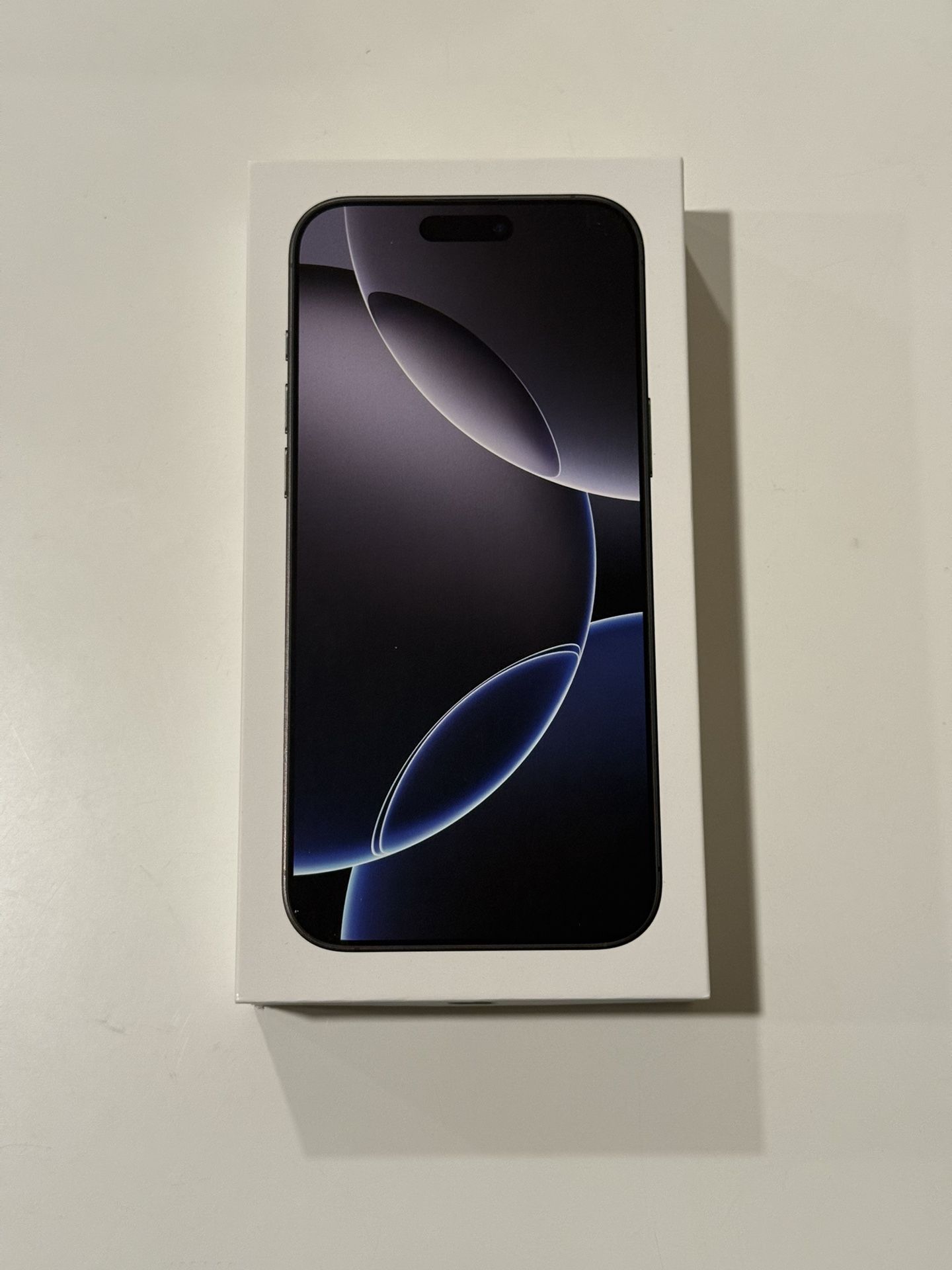 iPhone 16 Pro Max, Black Titanium, 256GB, Unlocked - LIKE NEW