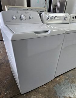 HOTPOINT WASHER MACHINE.