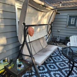 Porch Swing (FREEE!!!)